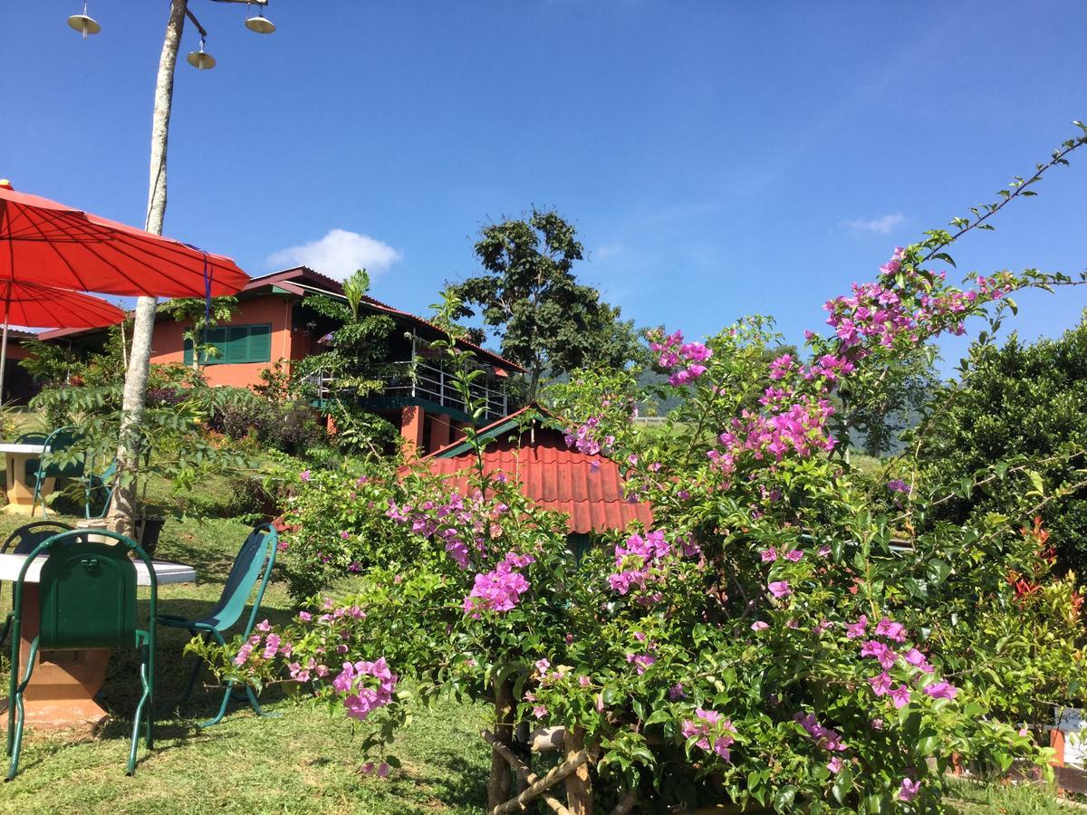 Baansuan Nanglae Hill Homestay Ban Bo Thong Exterior foto
